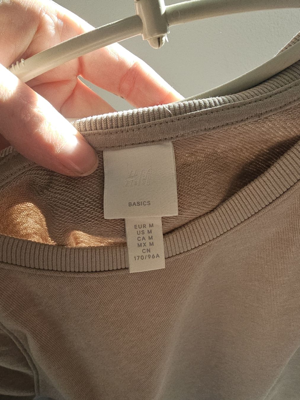 H&M T-shirt: T-shirt beige Taille M – Usato da Sornetan venduto da T.a333 2