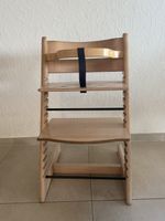 Stokke Tripp Trapp Hochstuhl mit Bügel und Gurt – Weiss lasi