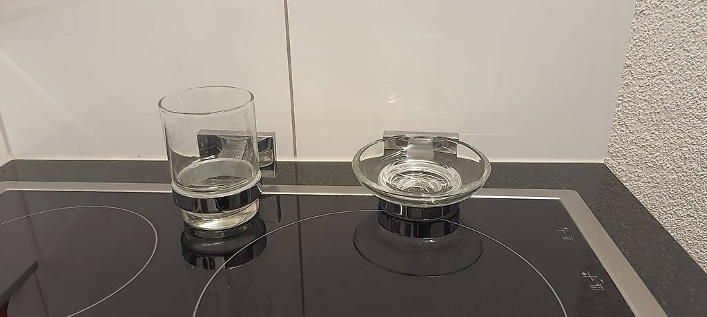 Sonstiges für Haushalt & Wohnen: Glashalter – Gebraucht aus Grabs von Neuton 1
