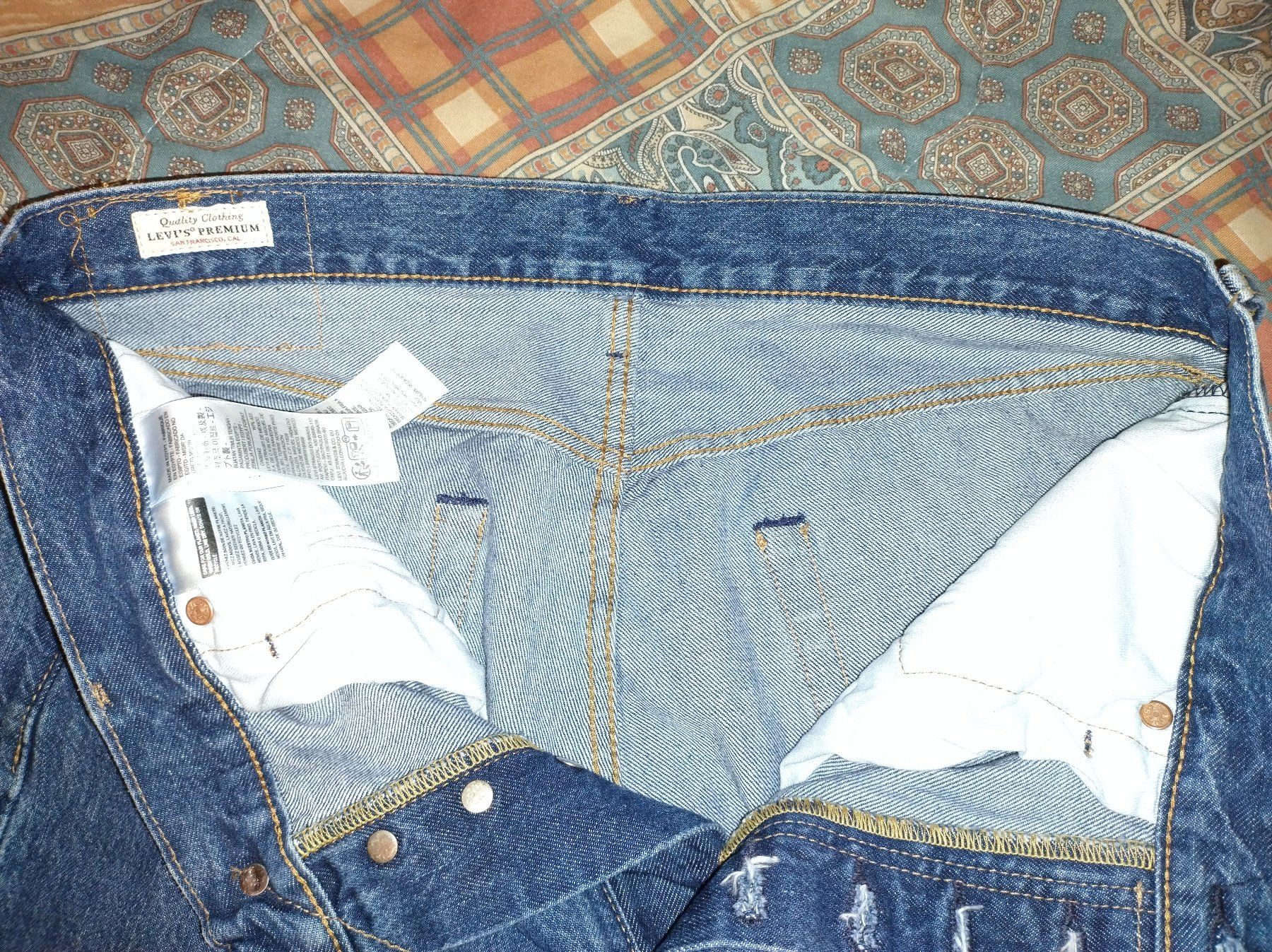 Levi's Jeans: Levis 501 W33/L30 – Nuovo (secondo la descrizione) da Effretikon venduto da VanPersie 3