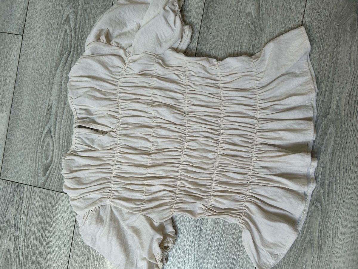 Mango Top: Haut Mango froncé beige crème – Usato da Genève venduto da and_k79x 1