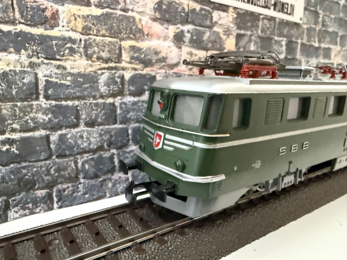Märklin Modellini di ferrovie: Märklin H0 SBB  Ae 6/6  Bern – Usato da Altdorf UR venduto da modellbau-widmer 2
