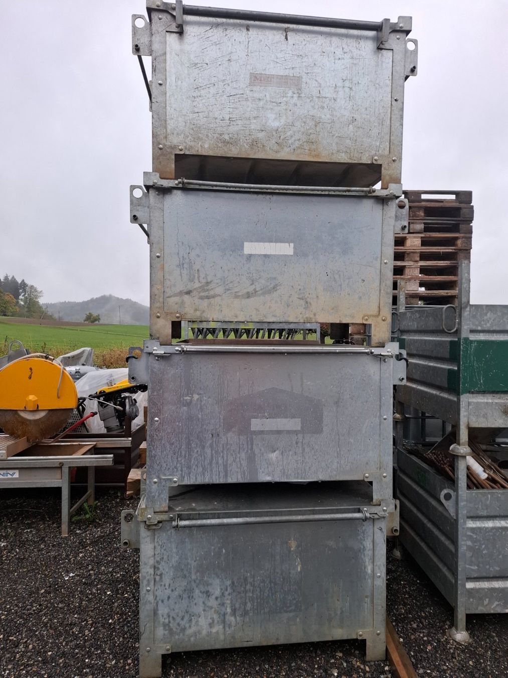 Baucontainer: Mägert Materialkisten 4stk – Gebraucht aus tamins von MagazinGRZH 1