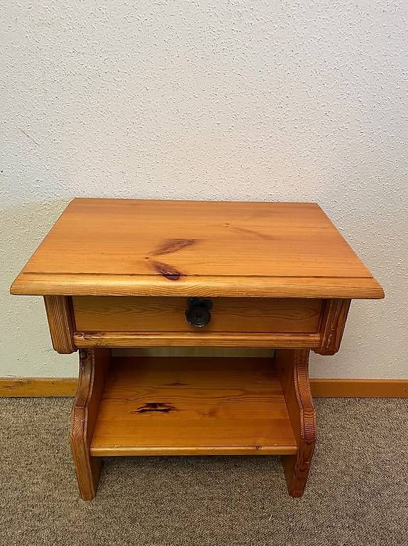 Comodini: Table de nuit en bois massif – Usato da Lausanne venduto da Baz58 2