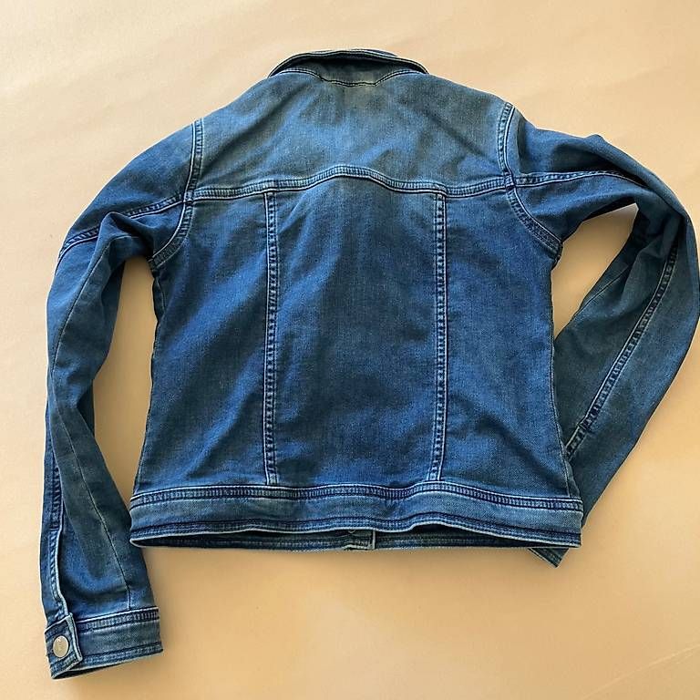 Vestes & Manteaux: Jeansjacke Grösse 152/158 – D'occasion à Langnau i. E. par pia_5nlf 1