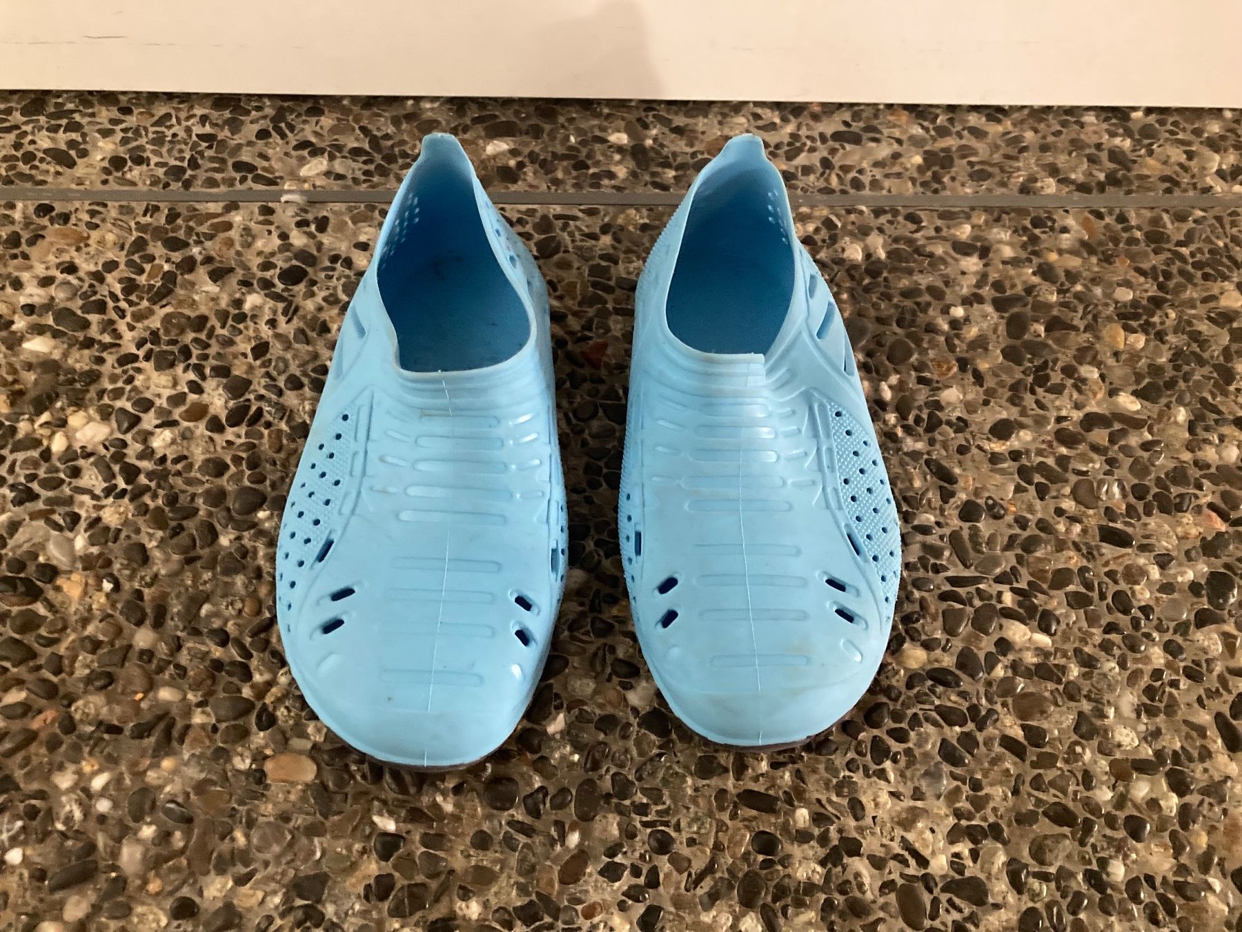 Scarpe per ragazzi: Badeschuhe, Gr. 25 – Usato da Aetingen venduto da Nadinsky