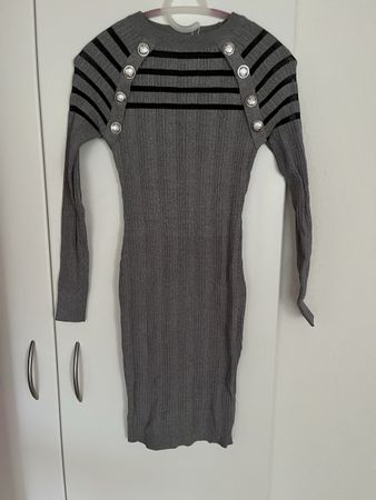 Graues Strickkleid, Grösse S-M, neu
