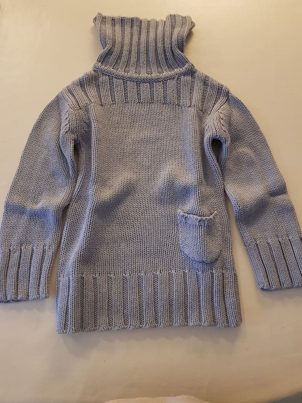 Pulls et sweat-shirts: pull – D'occasion à Hermance par Triplebizzo