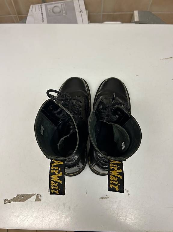 Scarpe da donna: Dr. Martens Stiefel Damen Gr. 40 – Usato da Zürich venduto da cam_26fh 1
