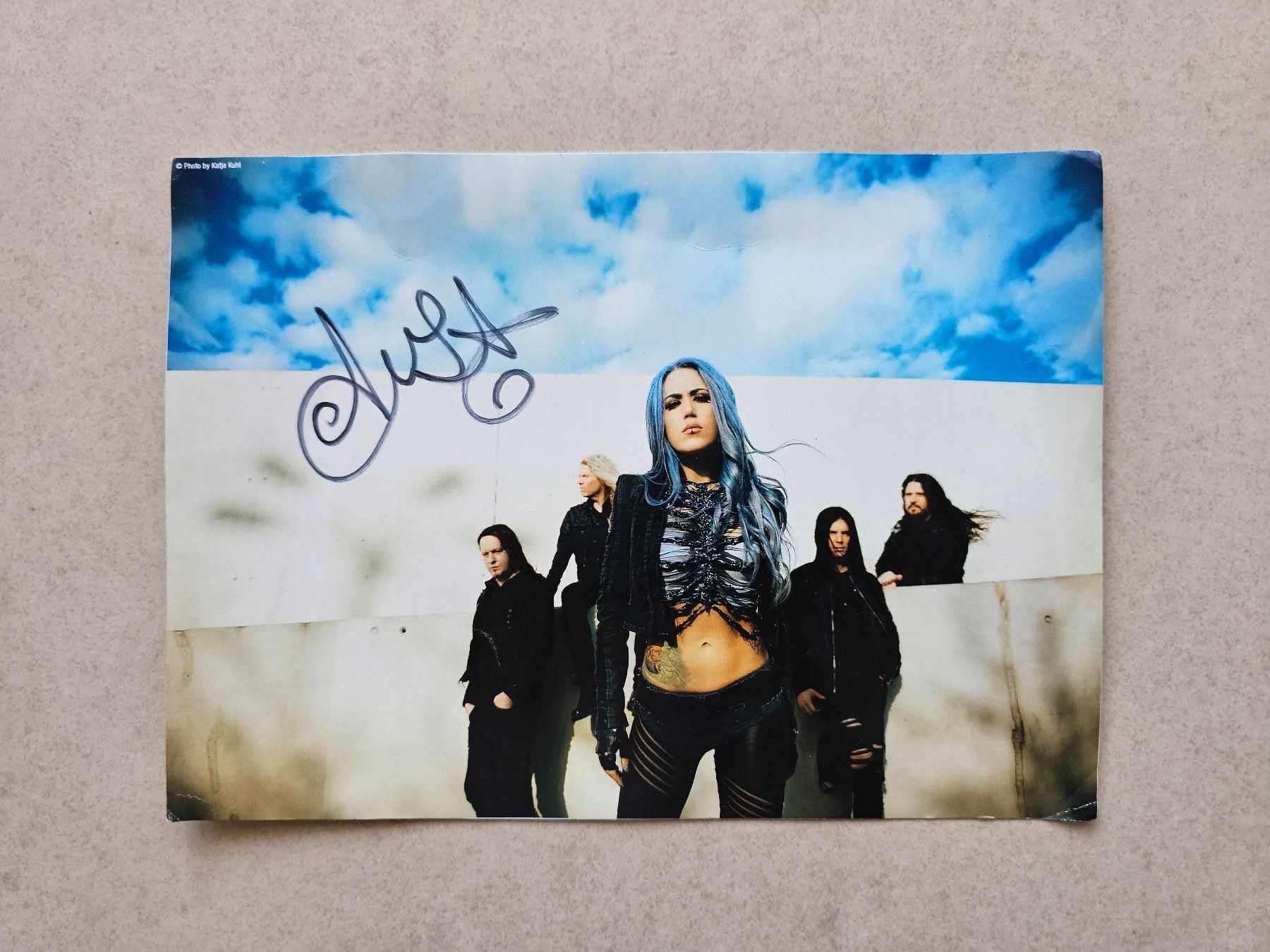 Autografi: Alissa White-Gluz  "Arch Enemy" Autogramm / Signed – Usato da Biel/Bienne venduto da Samos86