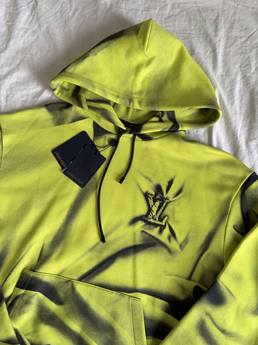 Louis Vuitton Pullover & Sweatshirts: Sweat à capuche Louis Vuitton jaune fluo – Neu und originalverpackt aus Le Lignon von hzrl 2