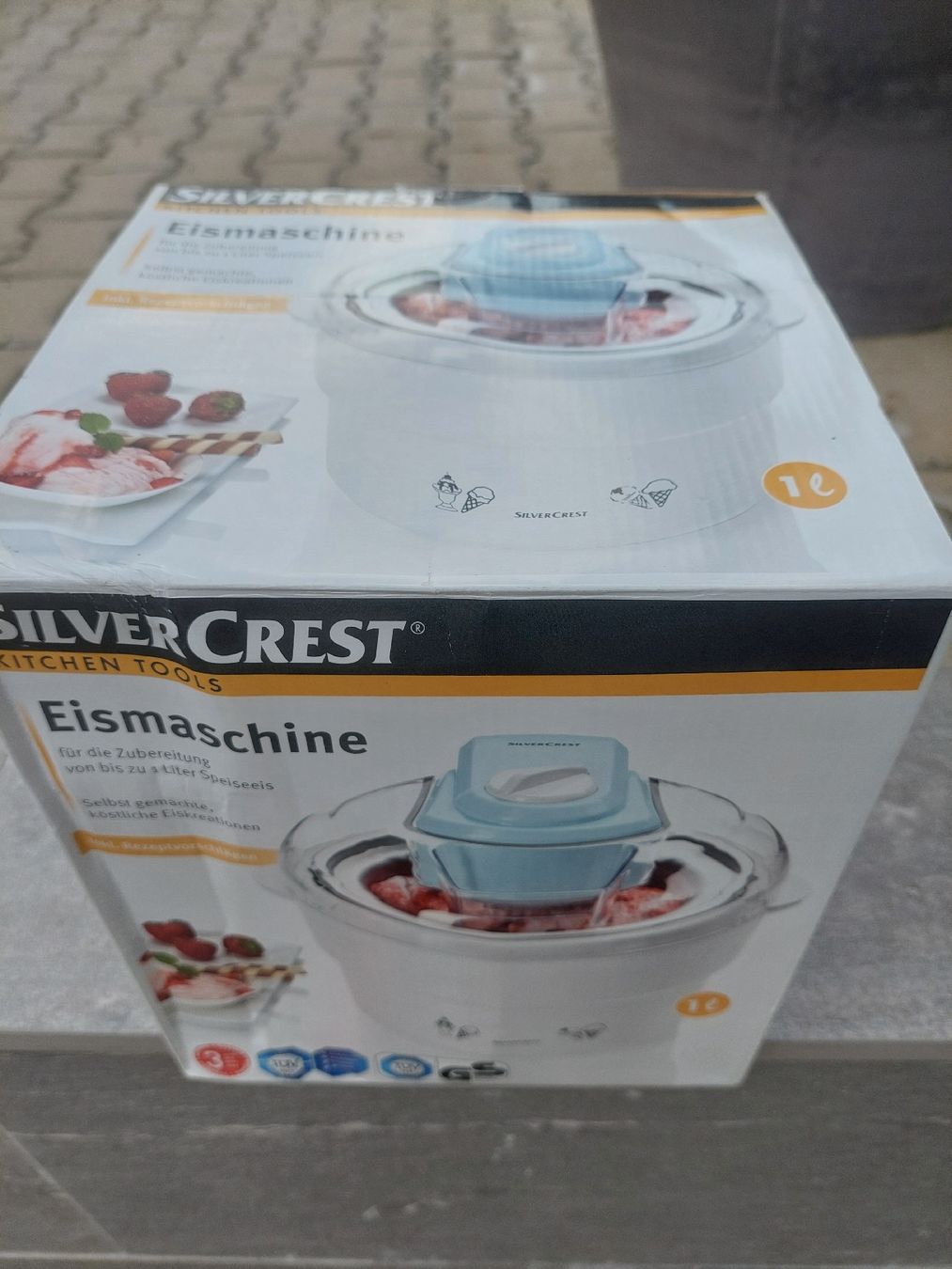 SilverCrest Küchengeräte: SILVERCREST Eismaschine SECM 12 A1 neuwertig – Gebraucht aus Crésuz von NgauNgau