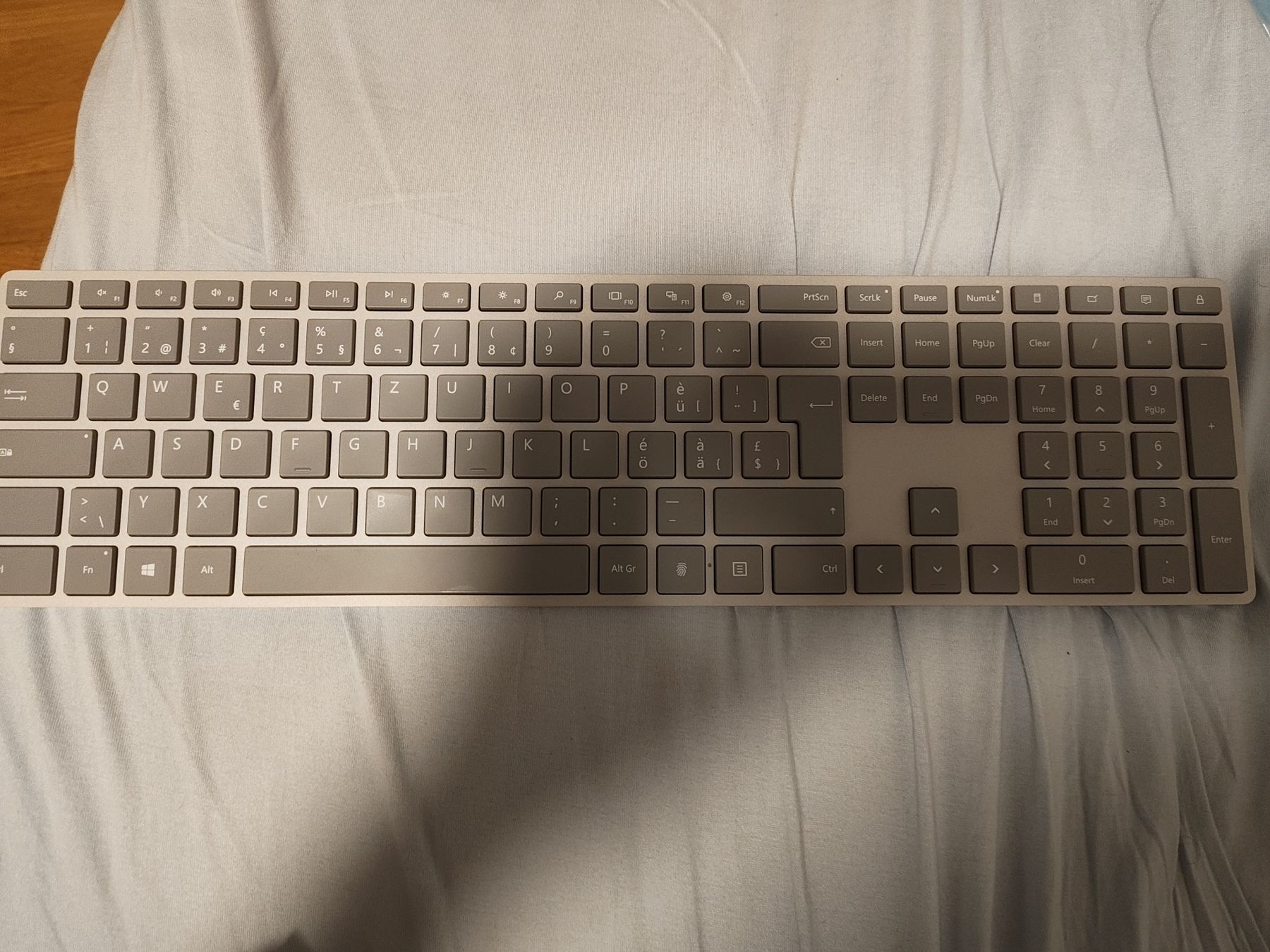 Microsoft Claviers: Microsoft surface keyboard 2nd edition Unbenutzt – Neuf (Voir description) à Zürich par max_72lz