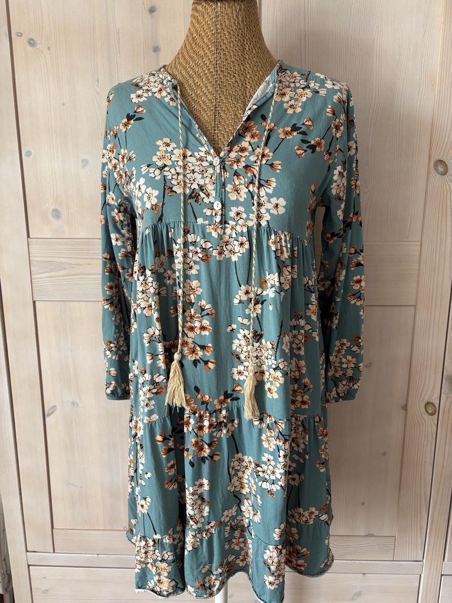 Vestiti: Kleid Gr. M/L mit Kirschenblüten – Usato da Baden venduto da jdif