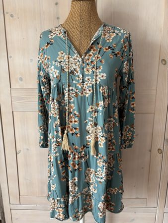 Kleid Gr. M/L mit Kirschenblüten
