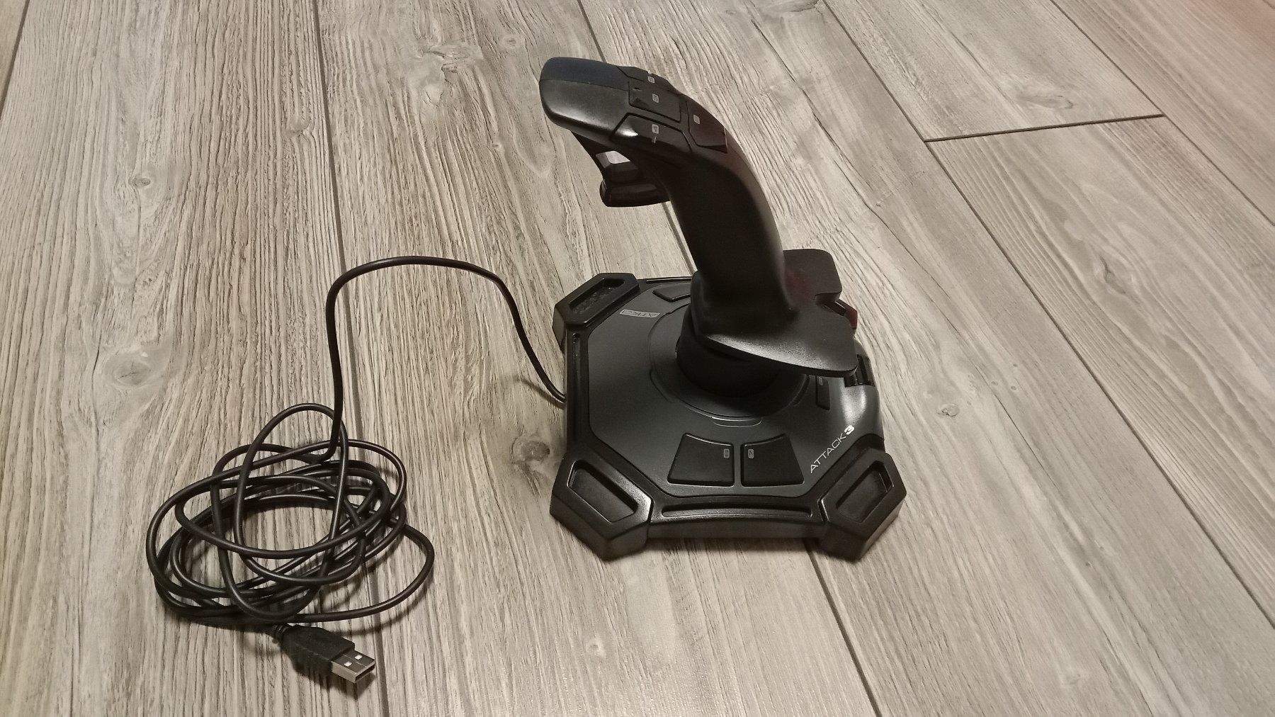 Logitech Controller: Logitech Attack 3 Joystick – Nuovo (secondo la descrizione) da Bern venduto da Dedonegro