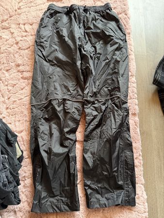 Schwarze Regen Hose XXL, neuwertig, wasserdicht Top!