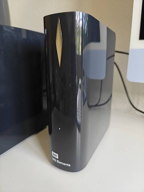 Western Digital Dischi rigidi: WD Elements Desktop 20 TB Externe Festplatte 20TB – Usato da Endingen venduto da frusciantee