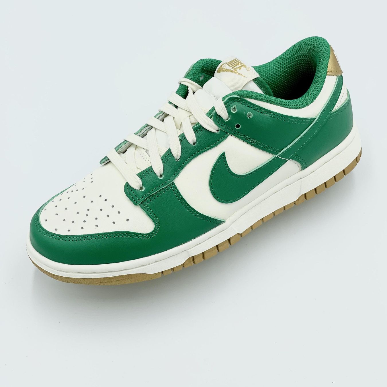 Nike Scarpe da donna: Nike Dunk Low Malachite University Gold EU 40 – Nuovo e nell'imballaggio originale da Erlinsbach venduto da sasneakers 2