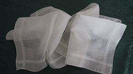 2 Taschentücher Batist Stickerei
