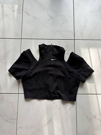 Nike top 