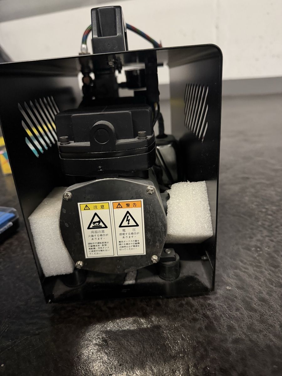 Compresseurs:  Airbrush-Kompressor von Iwata – D'occasion à Kilchberg ZH par Lisavivienne 3