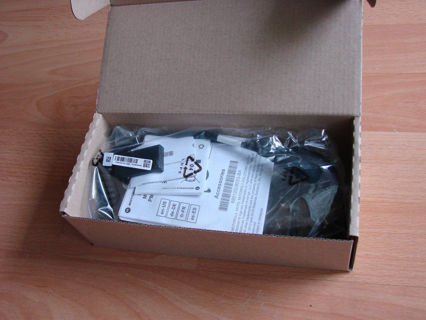 Motorola Radiocomunicazione: Motorola DP1400 Mikrofon PMMN4013 – Nuovo e nell'imballaggio originale da Niederuzwil venduto da Rade 2