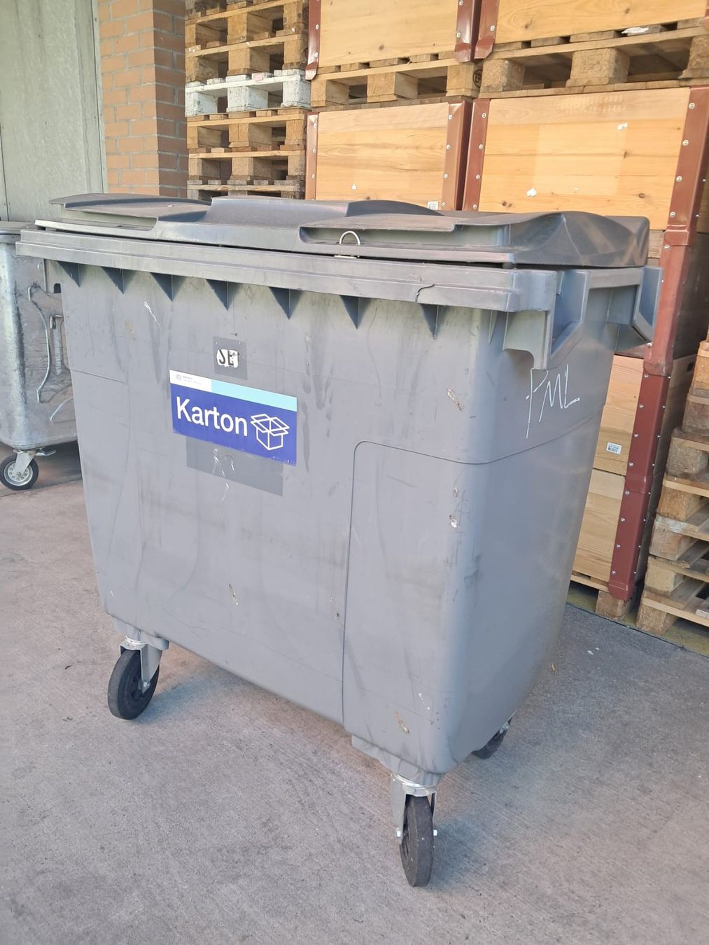 Altro per Ufficio & Commercio: Abfallcontainer 770L, Müllcontainer auf Rollen, Container – Usato da Zürich venduto da Lia107