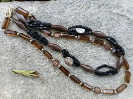 Vintage zwei reihige lange Perlenkette (Modeschmuck von AB)