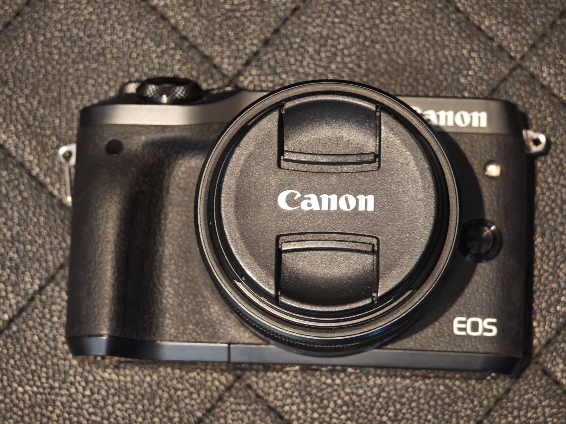 Canon Kamera: Canon EOS M6 15-45mm Kit mit EOS EF Adapter - neuwertig – Gebraucht aus Freienbach von Xyzchristianxyz 1