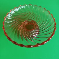 Coupelle en verre rose, Antique.