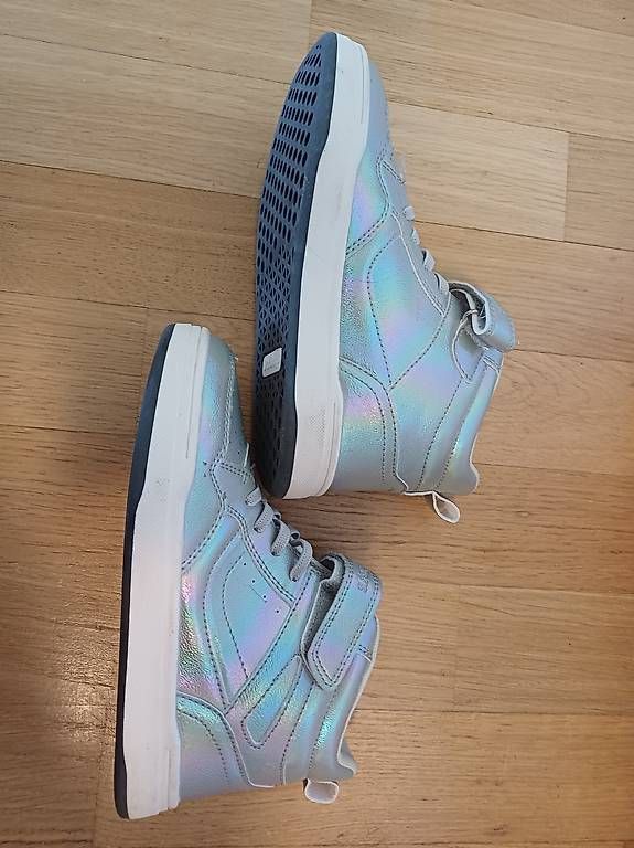 Scarpe per ragazze: Neue Turnschuhe gr 33 – Usato da Sisseln AG venduto da JanaSK 2