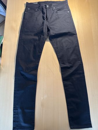 Schwarze Levi's Herrenjeans, Modell 511, neuwertig