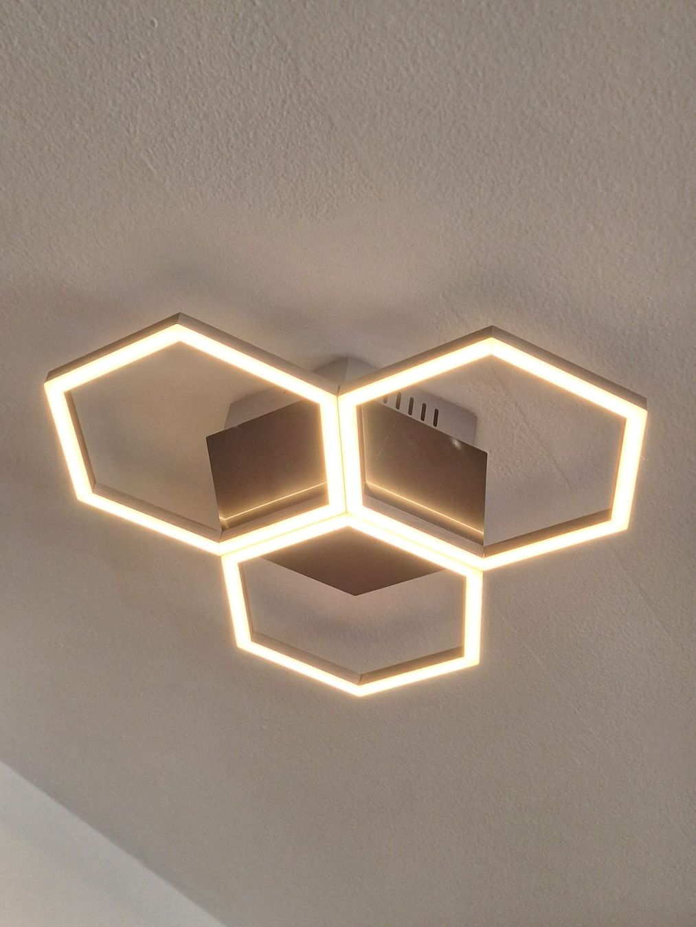 Conforama Kronleuchter & Deckenlampen: Plafonnier abeille 44 cm – Gebraucht aus Neuchâtel von laureen-h