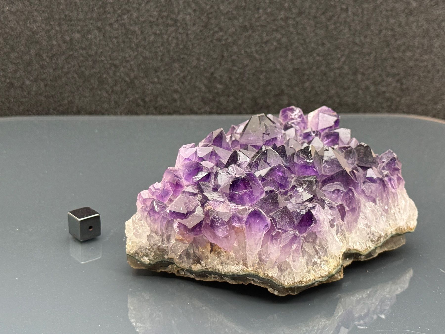 Minerali & Pietre curative: Amethyst geode - Mineral – Usato da Vésenaz venduto da RMShop 3