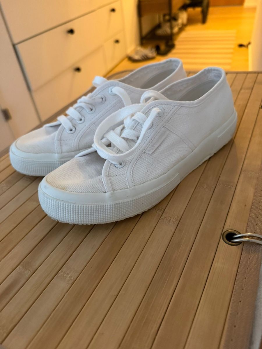 Superga Scarpe da donna: Weisse Turnschuhe Grösse unbekannt gebraucht – Usato da Zürich venduto da Roger19850 3