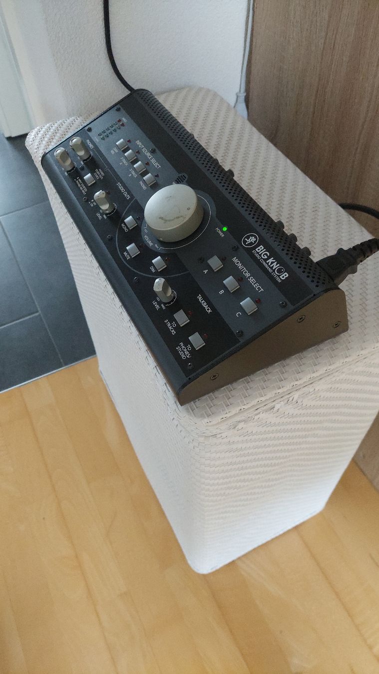 Mackie Console di mixaggio: Mackie Big Knob Studio Command System – Usato da Arisdorf venduto da GoodJoice 2