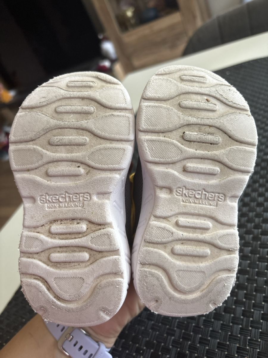 Skechers Schuhe für Jungen: Skechers Schuhe Grosse 22 – Gebraucht aus Ehrendingen von Katy28 5
