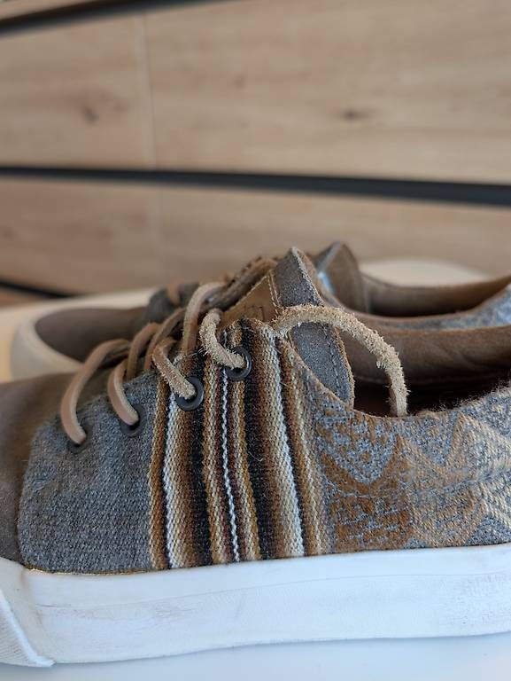 Scarpe da donna: Sneaker aus Leder Mipacha Gr. 39 – Usato da Weinfelden venduto da lea_5gvn 2