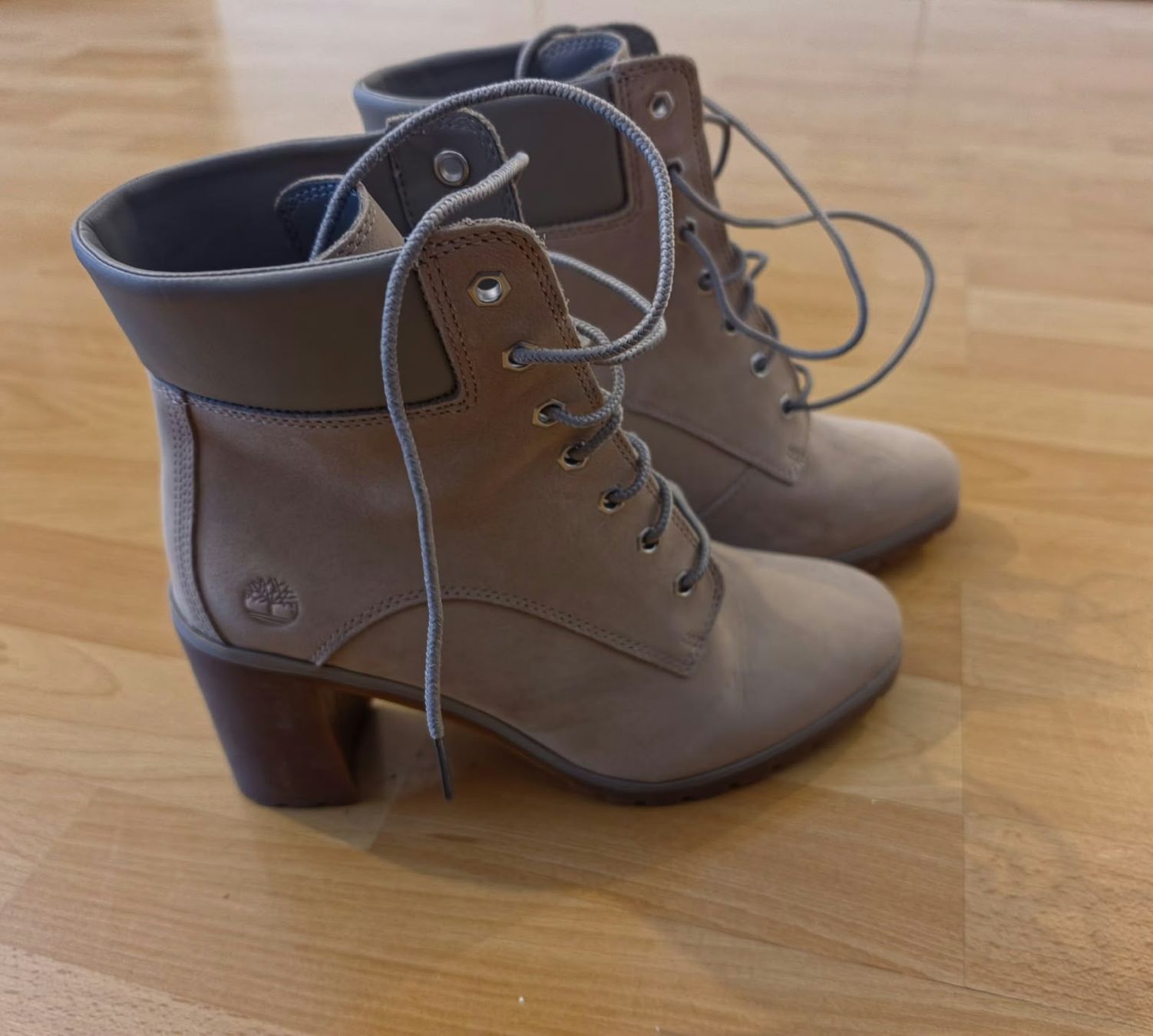 Timberland Scarpe da donna: Chaussures Timberland grises – Nuovo (secondo la descrizione) da Genève venduto da Stromx_Warrior 2