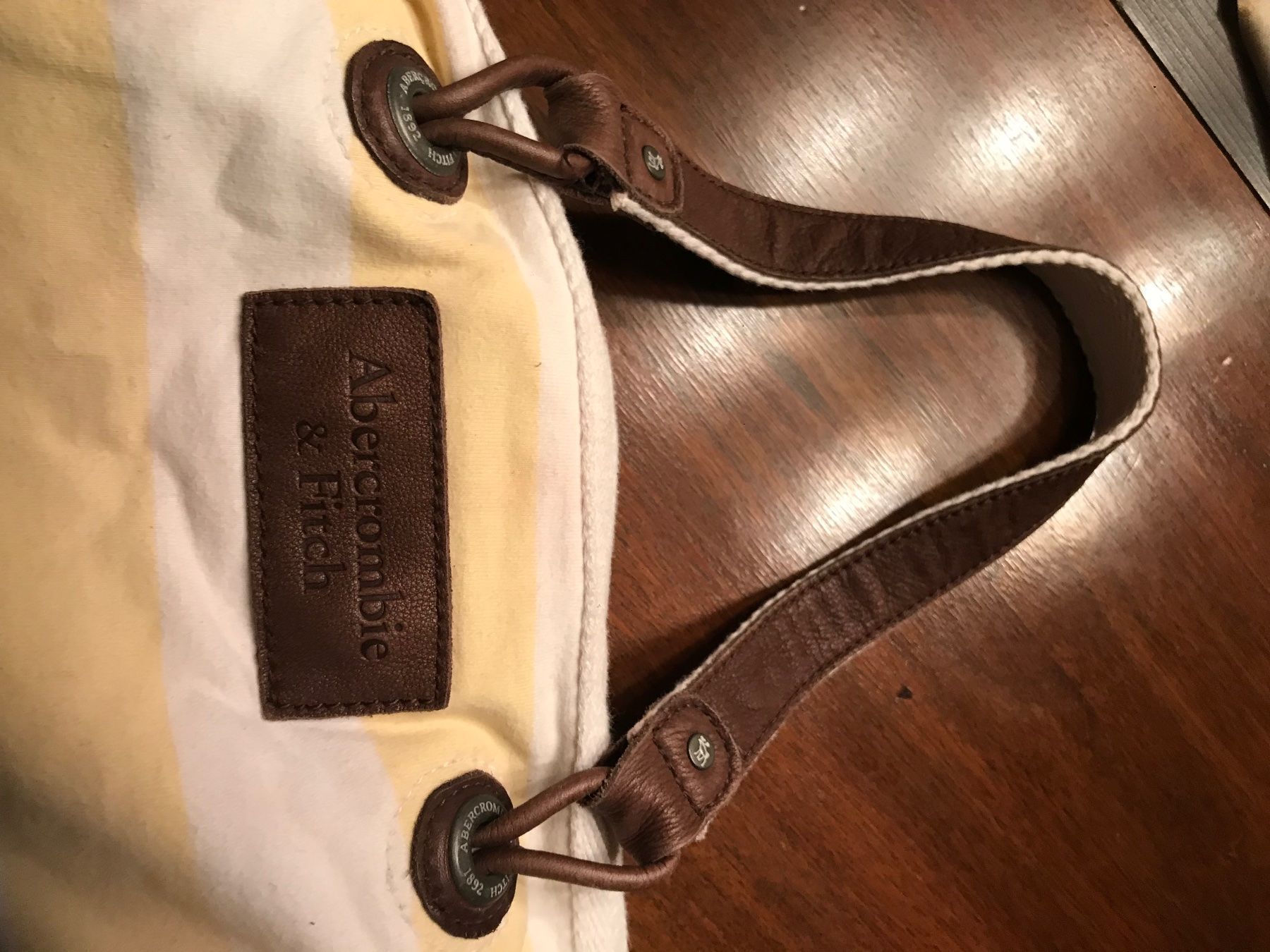 Taschen: Abercrombie & Fitch Tasche – Gebraucht aus Solothurn von Spicar 1
