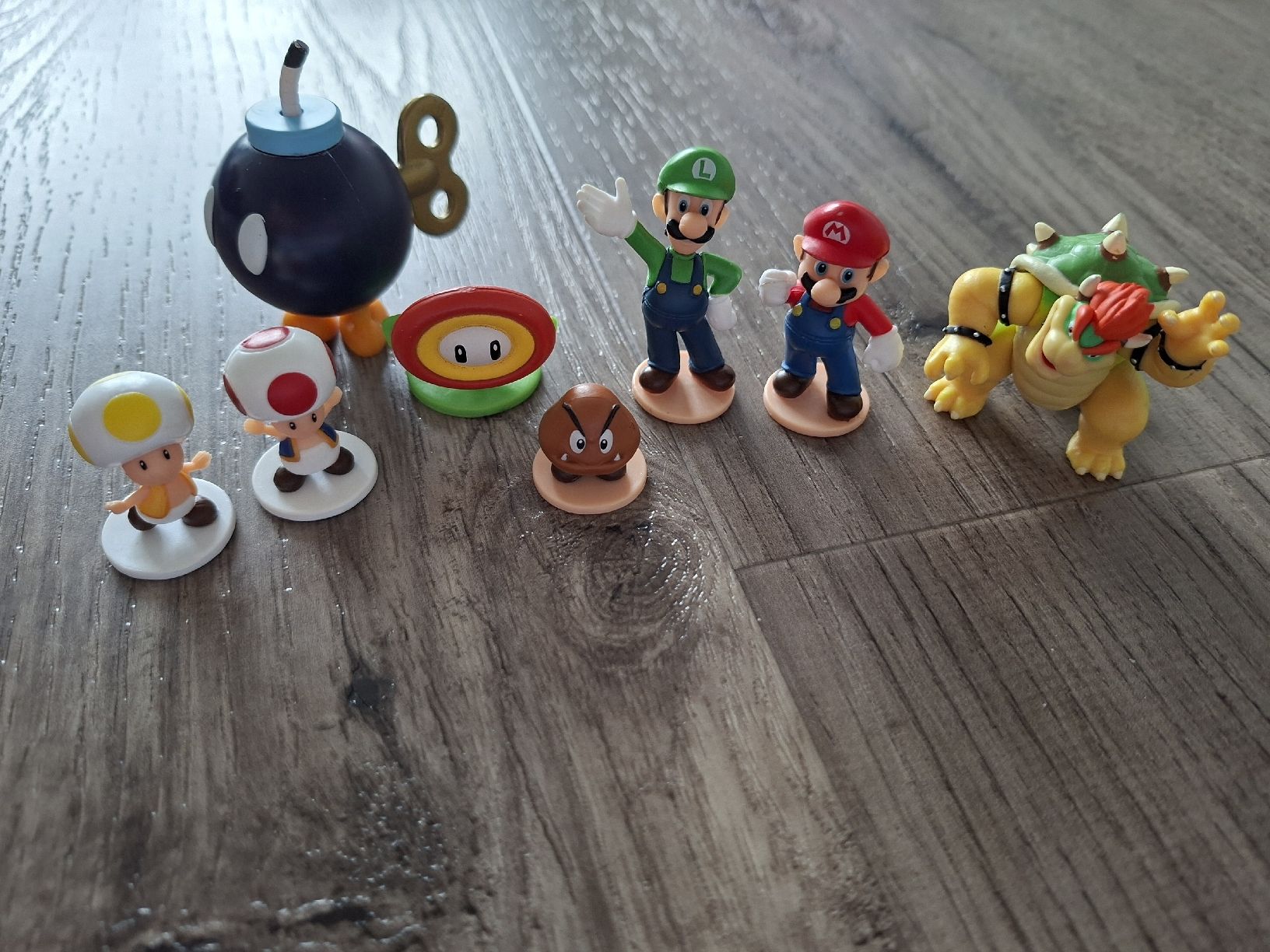 Nintendo Giocattoli: Super Mario Figuren Set – Usato da Winterthur venduto da Ausmisten2026