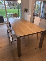 Table en bois massif Pfister avec 4 chaises 