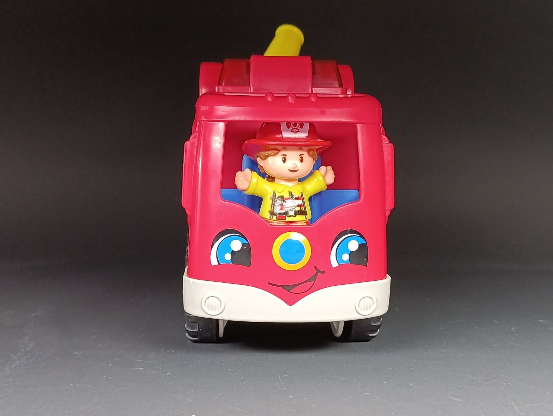 Fisher-Price Giocattoli: FISHER-PRICE camion de pompier et 2 figurines – Usato da Thielle venduto da Plusvalue_Neuchatel 3