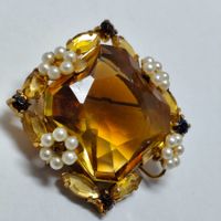 Broche vintage dorée grande pierre ambrée perles #C2