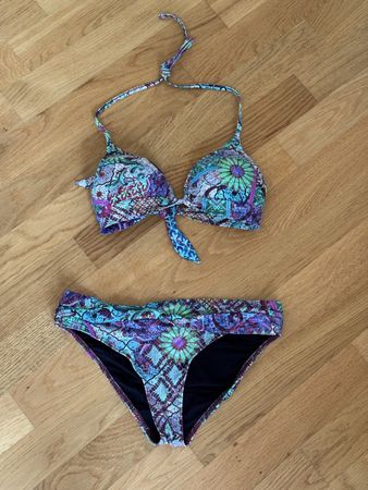 Bikini - Oberteil Grösse 36 und Hose Grösse 38
