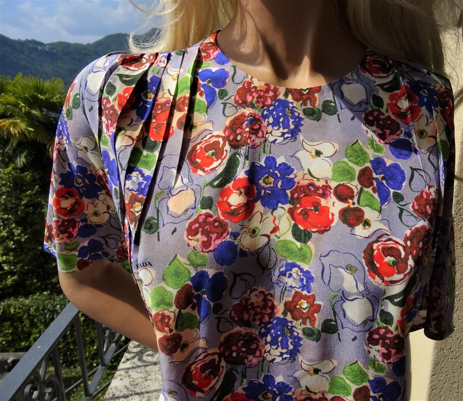 Prada Blusen: PRADA Originale e Nuova! camicetta 100% seta! taglia 42IT – Neu und originalverpackt aus Cadempino von vis_lpp9 3