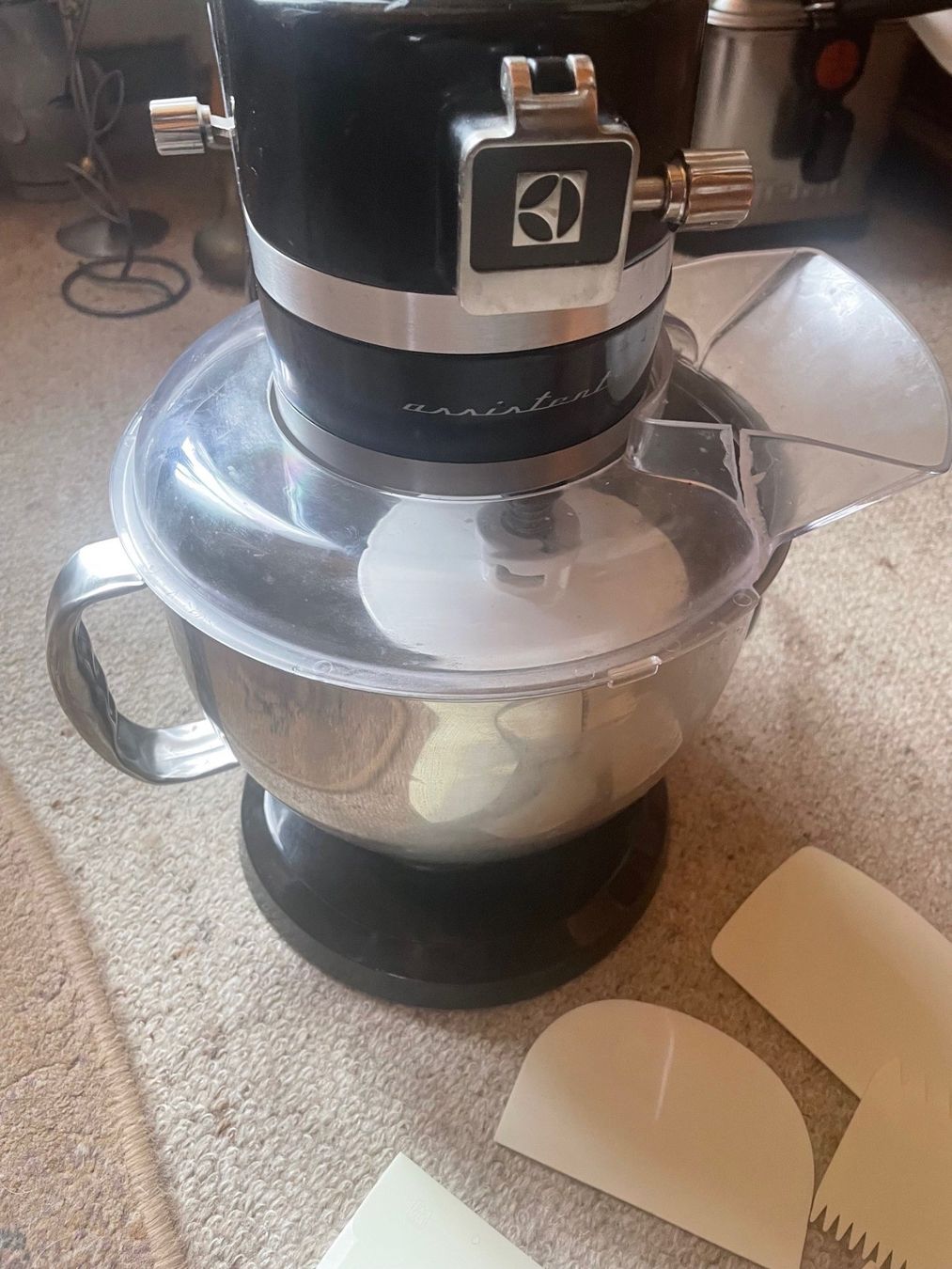 Electrolux Elettrodomestici da cucina: KNETMASCHINE / TEIGMASCHINE – Usato da Oberiberg venduto da Cheyha 1