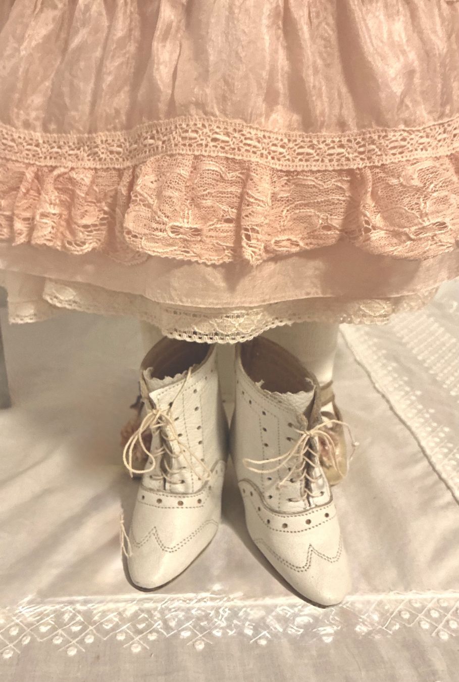 Bambole: WUNDERSCHÖNE ANTIKE PUPPEN LEDERSTIEFEL – Usato da Zell LU venduto da Silvermemory 1