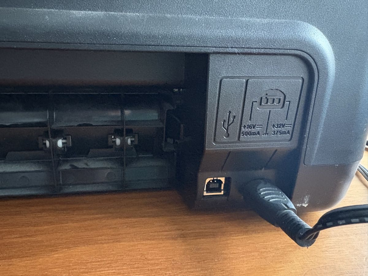 Imprimantes: HP Deskjet F4100 All-in-One Drucker mit Software – D'occasion à Uetendorf par king-of-queens01 1